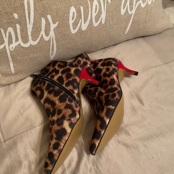 Ladies Booties - Picture 2 of 5